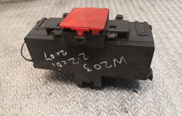 Mercedes-Benz C W203 Fuse box set 2035450803