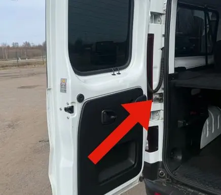 Opel Vivaro Loading door check strap stopper 824302173RA 8200006259G