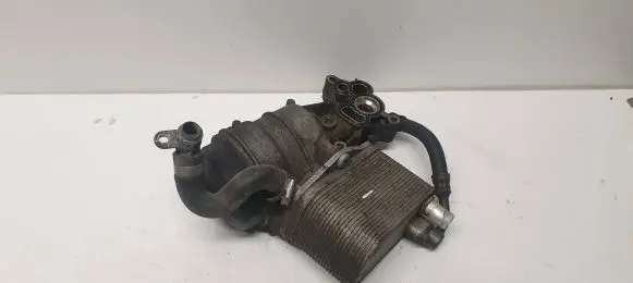 Volvo XC90 Oil filter mounting bracket 6750373101