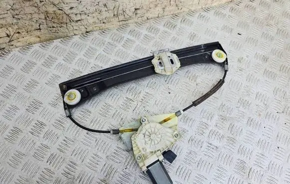 Mercedes-Benz S W221 Rear door window regulator with motor 