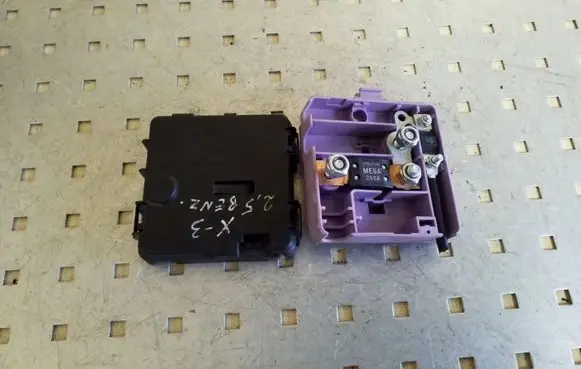 BMW X3 E83 Fuse 6928944 8387547