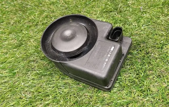 Audi A5 Sportback 8TA Horn signal F005V00327