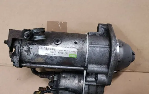 Volkswagen PASSAT B5.5 Starter motor 068911024E D7R33 0708010019