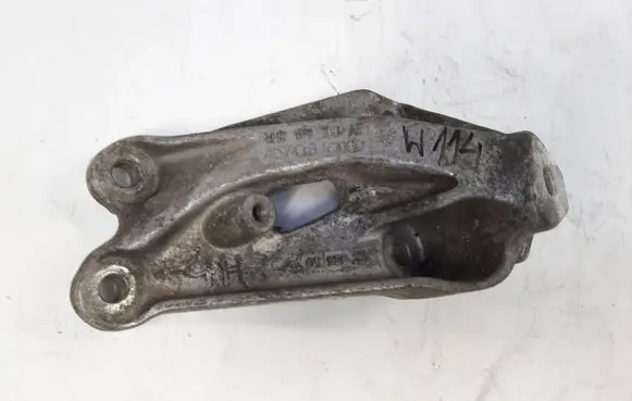 Audi A8 S8 D4 4H Engine mounting bracket 4H0199308AE