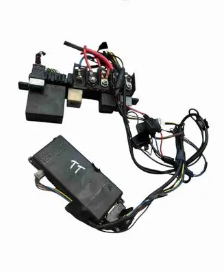 Audi TT Mk1 Fuse box set 8L0941822 021303