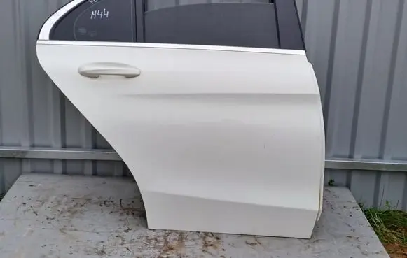 Mercedes-Benz C W205 Rear door