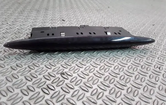 Mercedes-Benz E W211 Parking PDC sensor display screen A0015421523