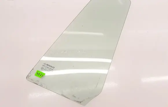 Renault Modus Rear vent window glass 43R000015 AS2