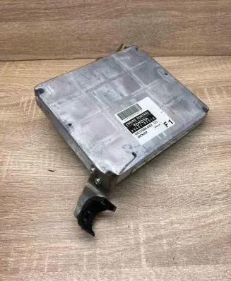 Toyota Corolla Verso AR10 Engine control unit/module ECU 896610F010 MB1758006463
