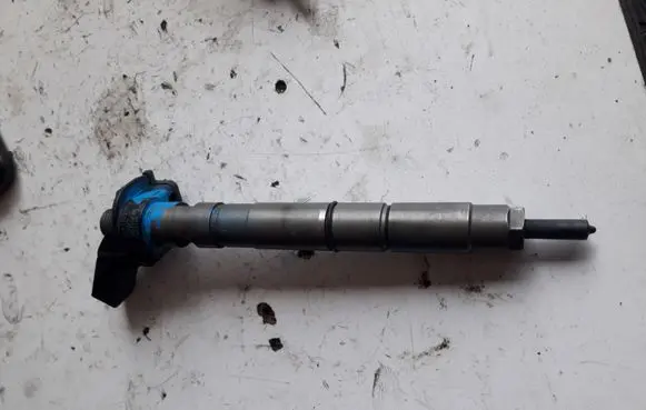 Audi A6 S6 C6 4F Fuel injector 059130277S