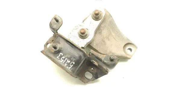 Engine mount bracket