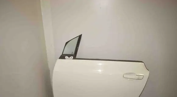 BMW i3 Front door