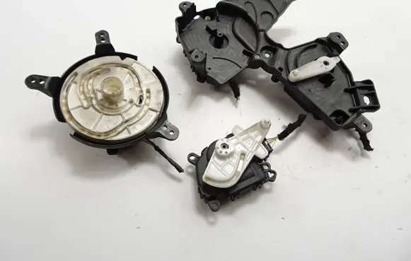 Ford Mondeo MK V Air flap motor/actuator DG9H19E616CA 2011B04115 203G0VXA