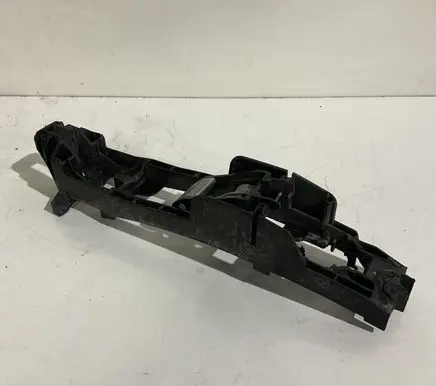 Rear door exterior handle/bracket