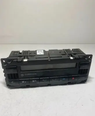 Volkswagen PASSAT B5.5 Climate control unit 3B1907044D 2400016303