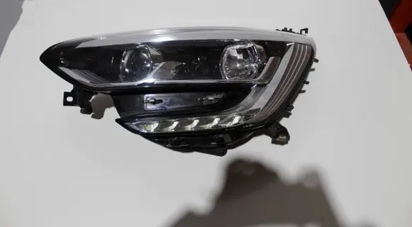 Renault Megane IV Headlight/headlamp 260603157R