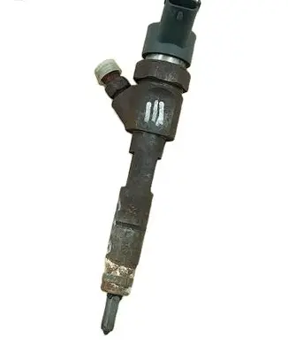 Opel Vivaro Fuel injector 8200238528 0445110146