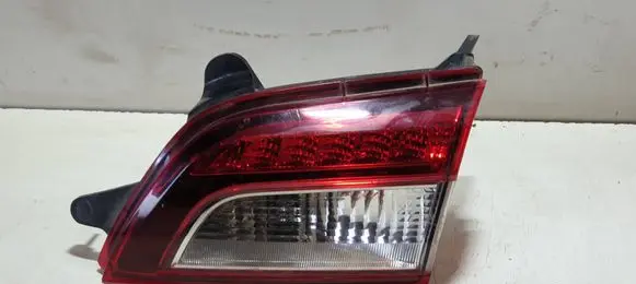 Tailgate rear/tail lights