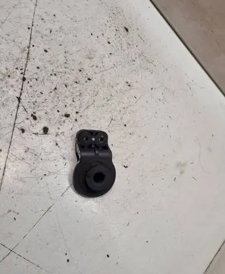 KIA Carens II Radiator mount bracket 
