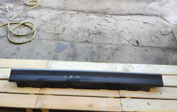 BMW X5 E53 Sill 8408706