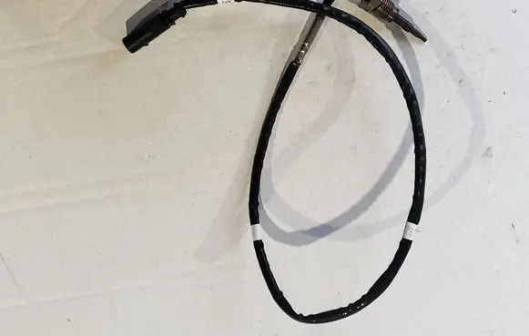Volkswagen PASSAT B8 Exhaust gas temperature sensor 04L906088CE