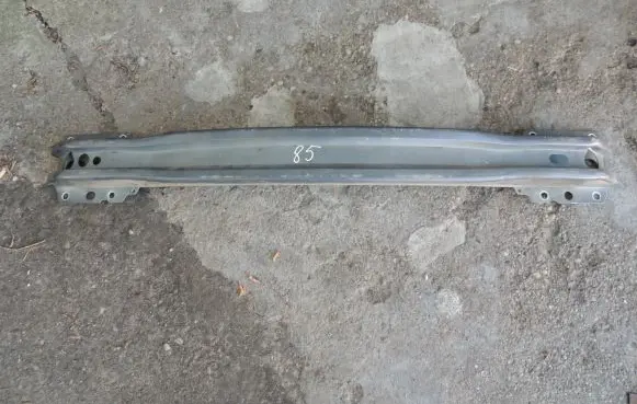 Volvo V70 Front bumper cross member D85