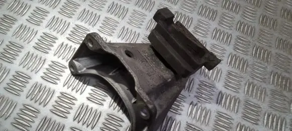 BMW 5 E60 E61 Engine mounting bracket 22316761108