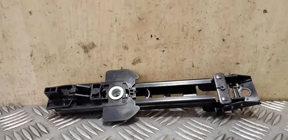 Volkswagen Touareg I Seat belt adjustment rail 7L0857819J
