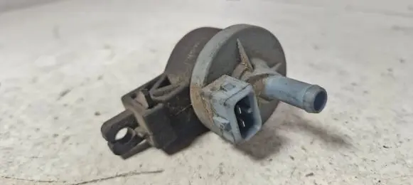 Volkswagen Polo III 6N 6N2 6NF Valve vacuum 0280142310