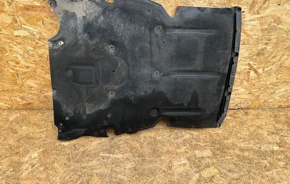 BMW 4 F32 F33 Engine splash shield/under tray 7486951