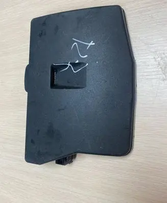 Toyota Avensis T270 Fuse box cover