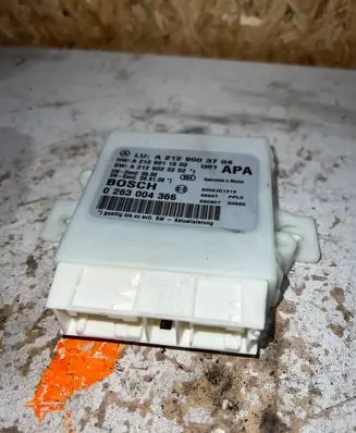 Mercedes-Benz E W212 Parking PDC control unit/module A2129003704 A2129021200
