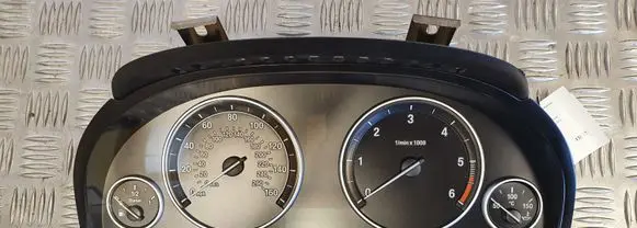 BMW 5 F10 F11 Speedometer (instrument cluster) 25811511 1044663