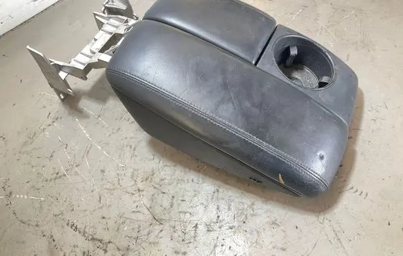 Audi Q7 4L Armrest 