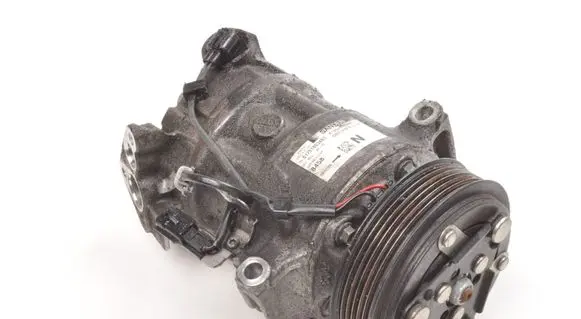 Nissan Qashqai J12 Air conditioning (A/C) compressor (pump) 926006UB0A