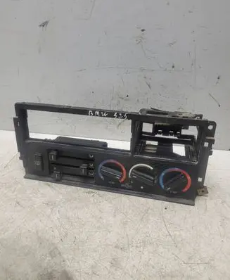 BMW 5 E34 Climate control unit 13842959