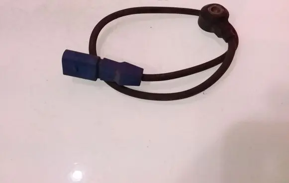 Audi A4 S4 B6 8E 8H Detonation knock sensor 71079A