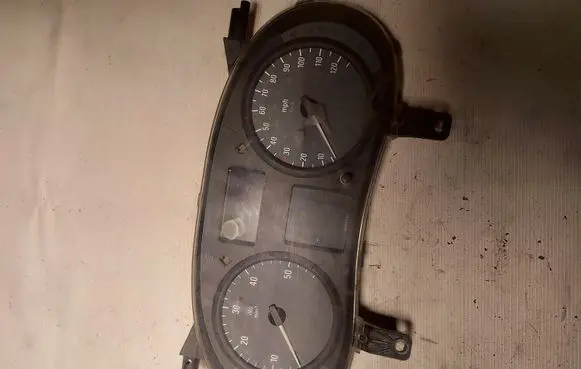 Opel Vivaro Speedometer (instrument cluster) P8200283201