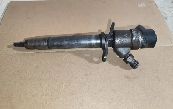 Fuel injector