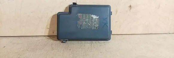 Jaguar XK8 - XKR Fuse box cover 2822 LJA2822BF LJB2822DB