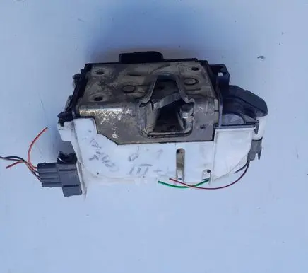 Volkswagen Golf III Front door lock 1H0862153 645001
