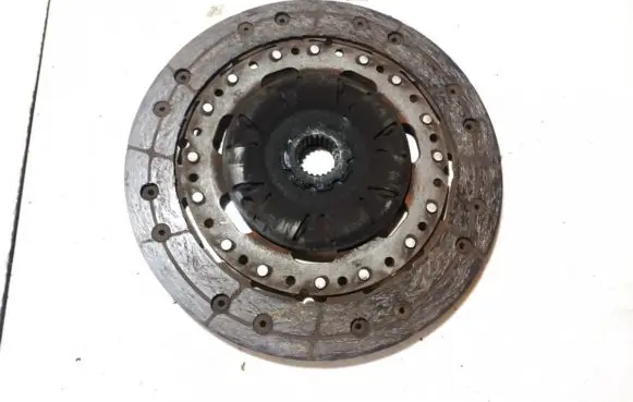 Volvo V50 Clutch pressure plate 323059510