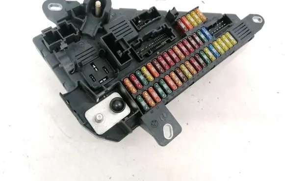 BMW 5 E60 E61 Fuse box set 913883001