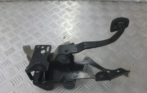 Renault Megane II Clutch pedal 