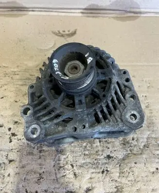 Volkswagen Golf III Generator/alternator