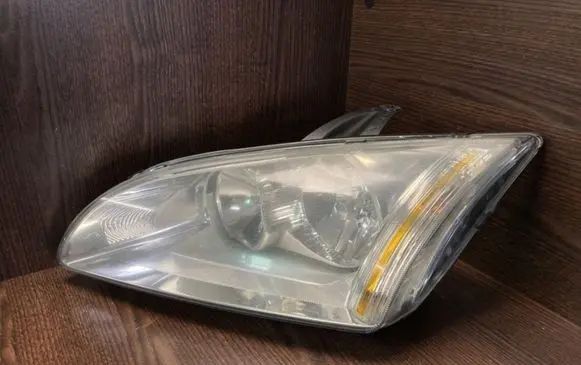 Ford Focus Headlight/headlamp 4M5113K060BA
