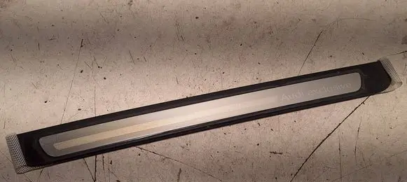 Front sill trim cover