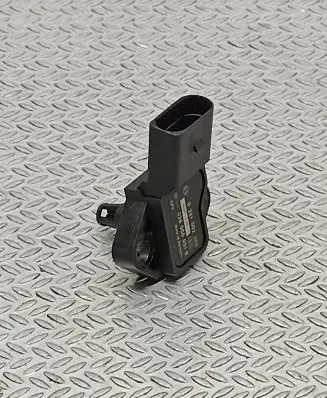 Volkswagen Golf V Air pressure sensor 038906051B 0281002399 40071AL3