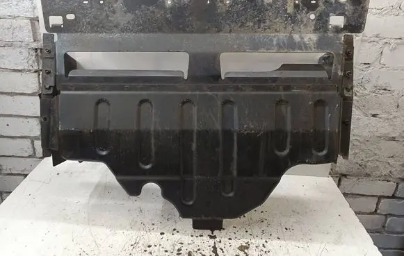 Renault Trafic II (X83) Engine splash shield/under tray 