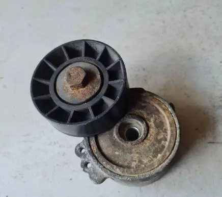 Peugeot 407 Alternator belt tensioner 
